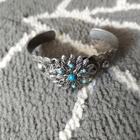 Floral Turquoise Style Cuff Bracelet - Picture 3 of 16